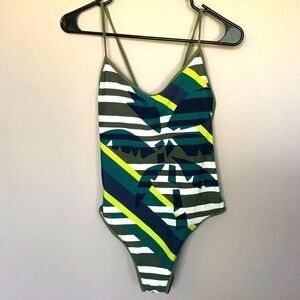 Aerie one piece, high cut, adjustable straps, perfect condition, S